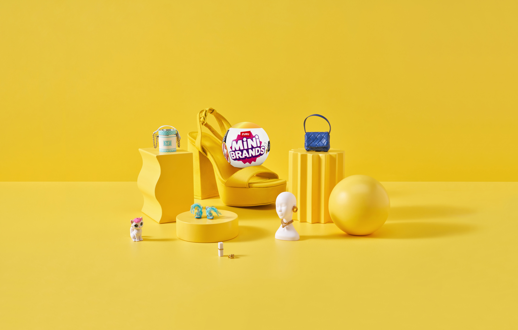 ZURU Mini Brands "Модные миниатюры" S3 с акс., игрушка-сюрприз, дисплей-бокс 13шт.