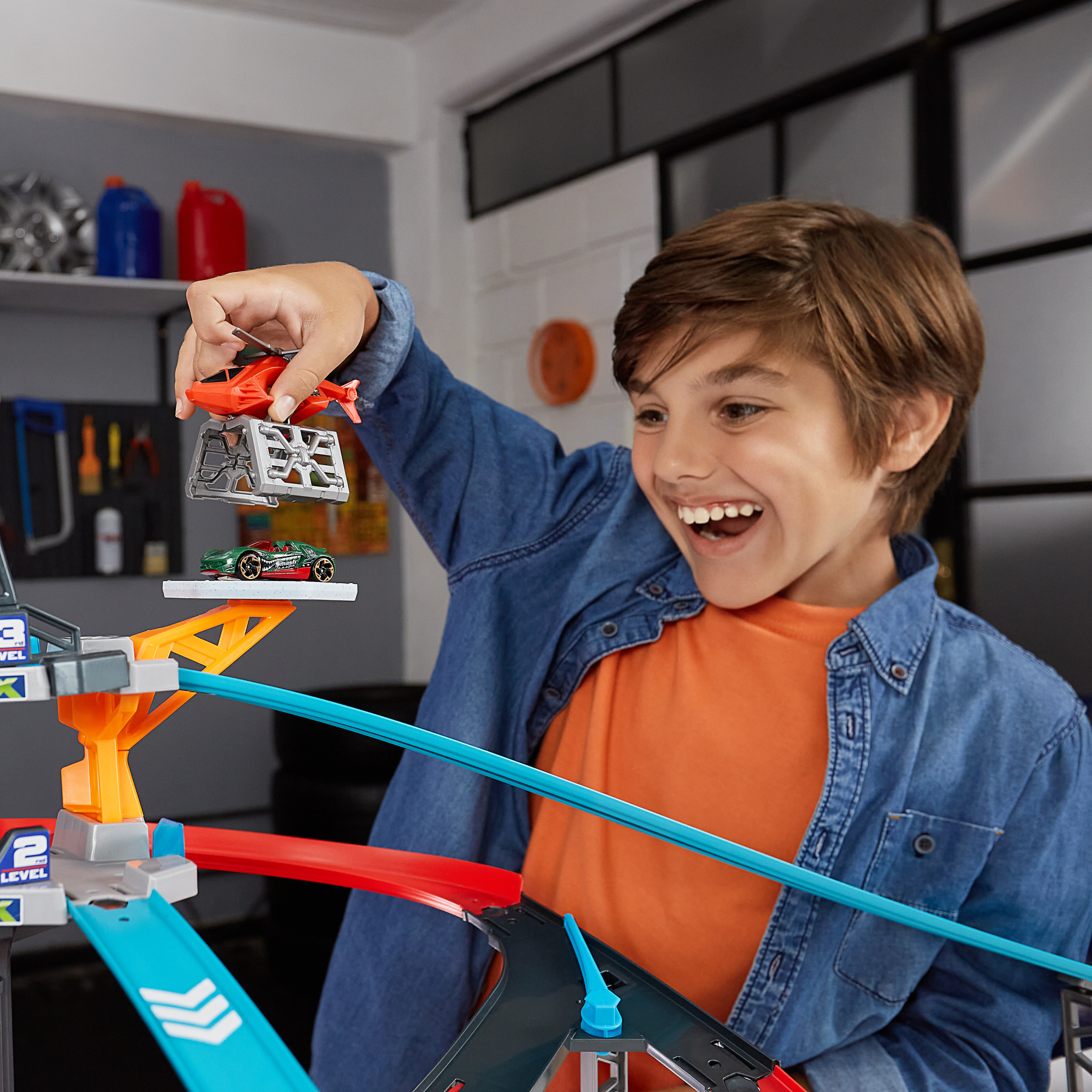 Набор ZURU Metal Machines, трек "Атака гориллы" с машинкой S1, средний