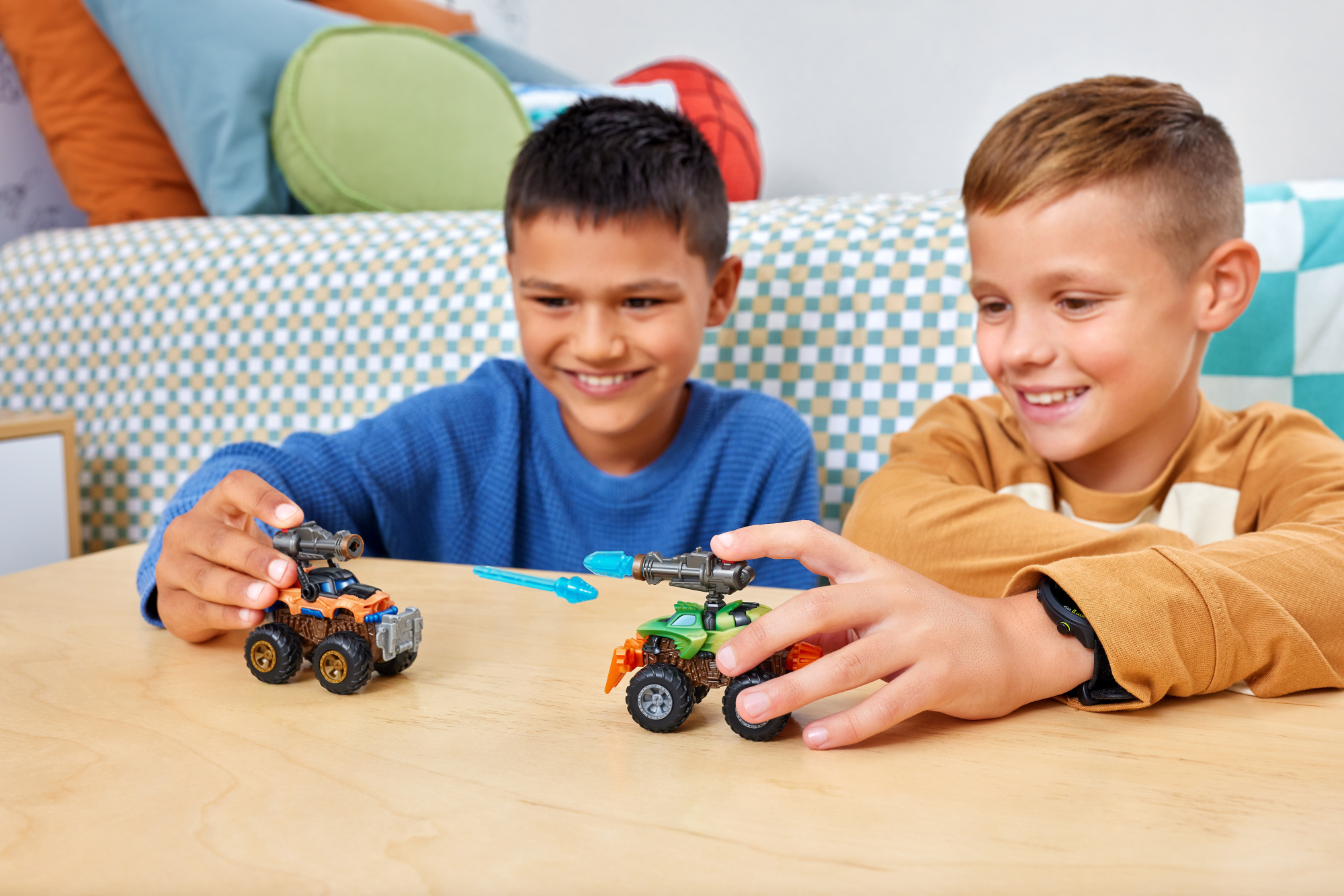 Капсула-сюрприз ZURU 5 Surprise "Монстр-траки" S3 с акс. в асс., дисплей-бокс 13шт.