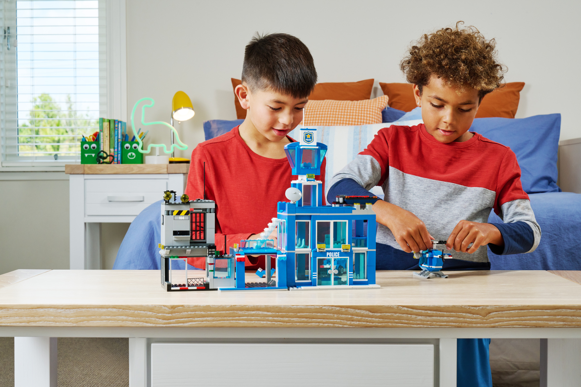 Конструктор ZURU MAX "Городские приключения" Полицейский участок S1, 889 дет.