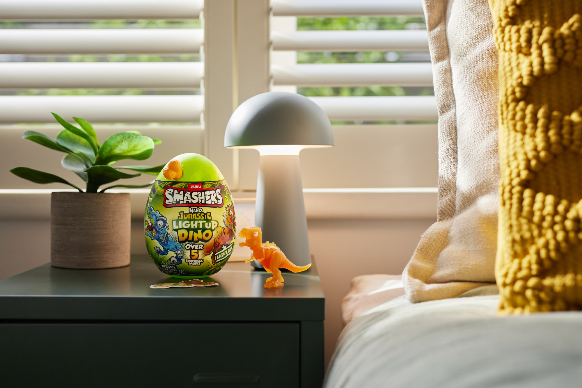 Игровой набор сюрприз в яйце Zuru Smashers Jurassic Light up Dino, с акс., в асс.